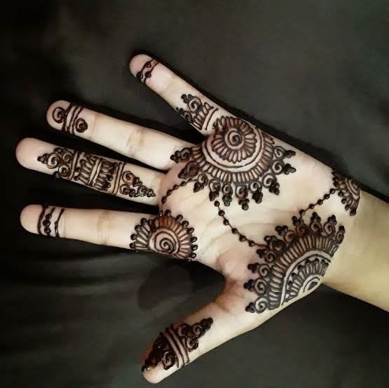 Asymmetrical henna design