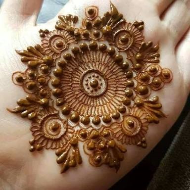 Simple circular henna pattern