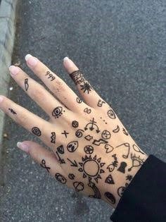 Simple doodle henna design